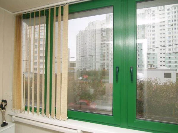 Цветные пластиковые окна